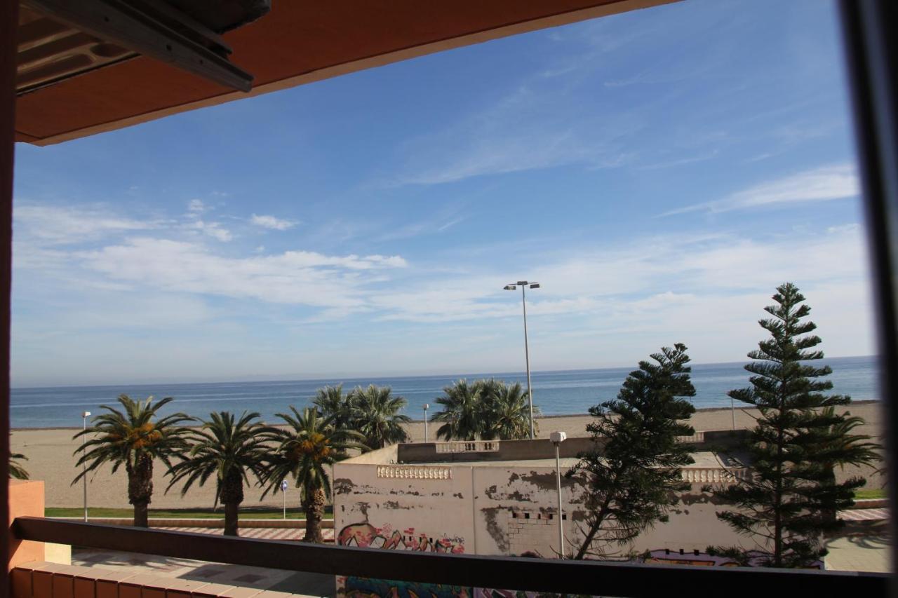 Apartamento En Primera Linea De Playa, Con Vistas A La Playa Y Con Wifi Roquetas de Mar Exterior foto